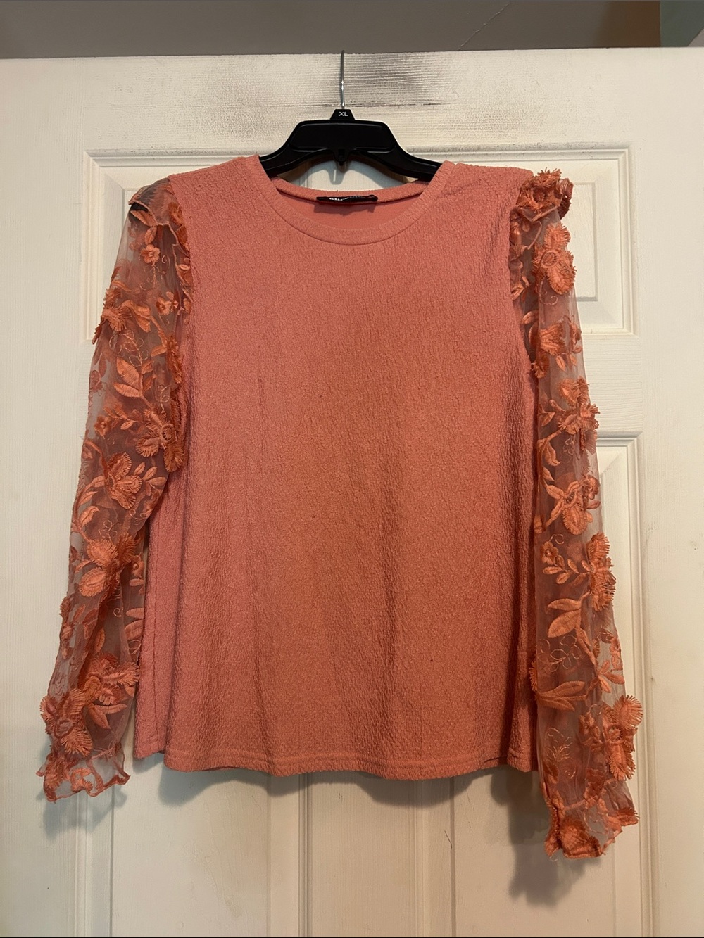 Alice Blue Coral Sheer Sleeve Top Size Large